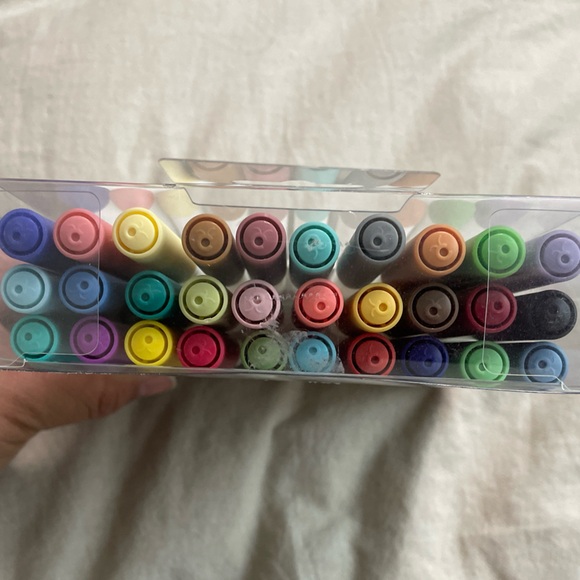 Cricut 30 Count Ultimate Fine Point Pen Set - Picture 4 of 5